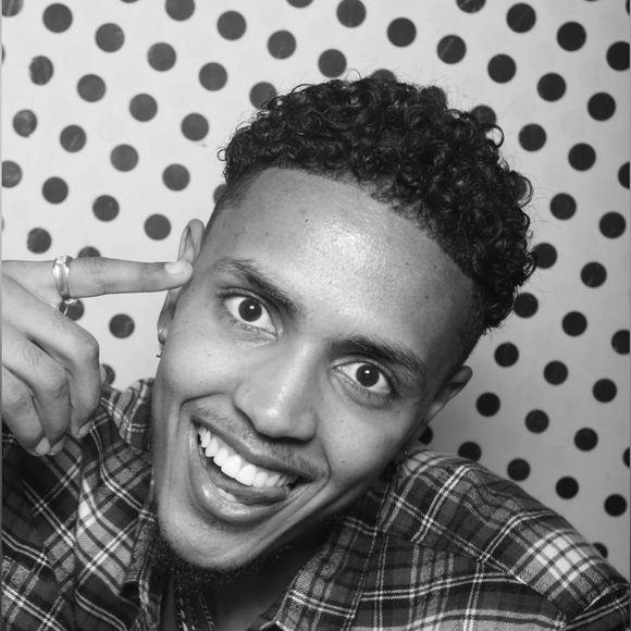 Meet your Posher, Romeo - Picture 1 of 1